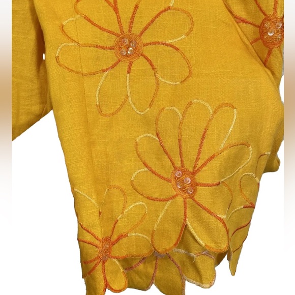 Muse Vintage linen Yellow Scalloped Edge Embroidered Floral
Pants 8 - Picture 3 of 8